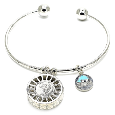 121031 - 07.106.0006.1 | Bangles